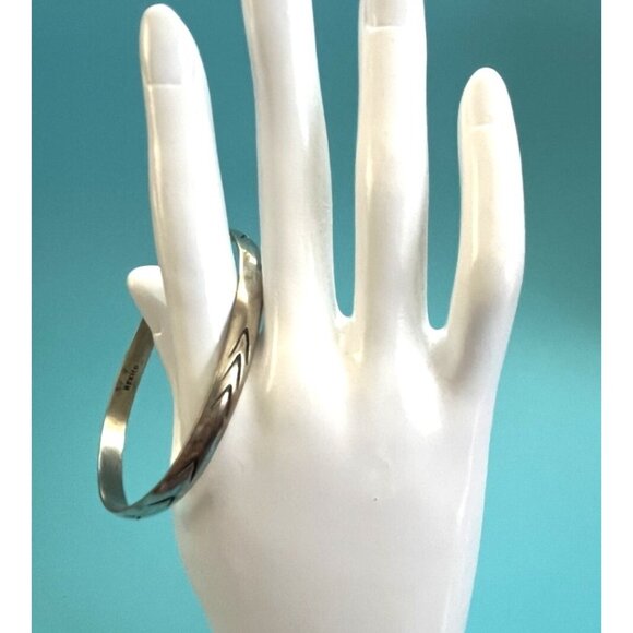 Sterling Silver 925 Mexico Bangle Bracelet With Arrow Etching Design - Picture 1 of 4